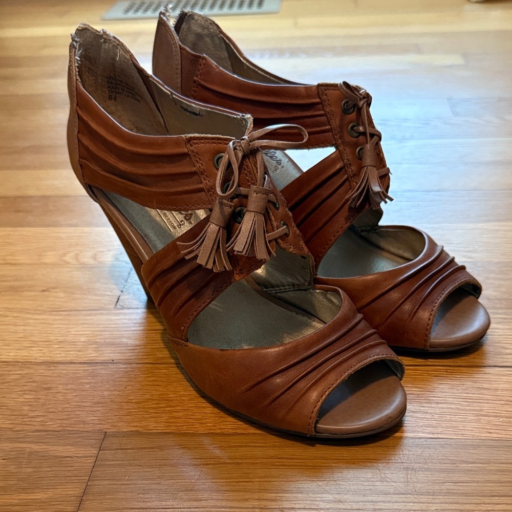 Seychelles Tan Leather Sandals Sz 8.5